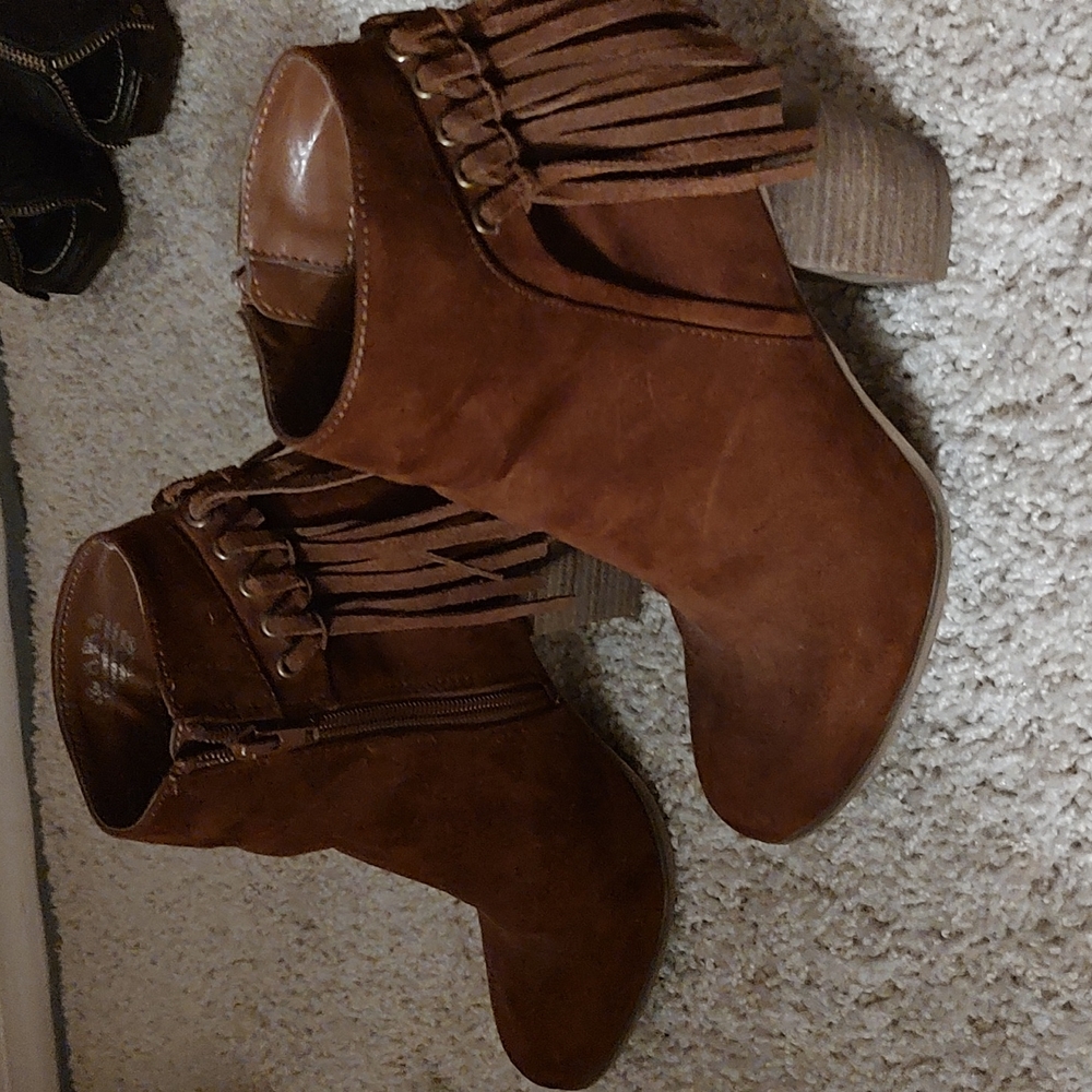 Carlos Santana fringe booties - Picture 1 of 4